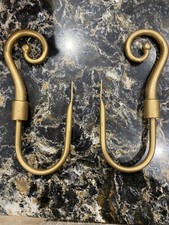 Para metalowych/złotych wiązanych oparć do zasłon