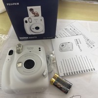 Fujifilm Instax Mini 11 Instant Camera - Ice White (16654982)