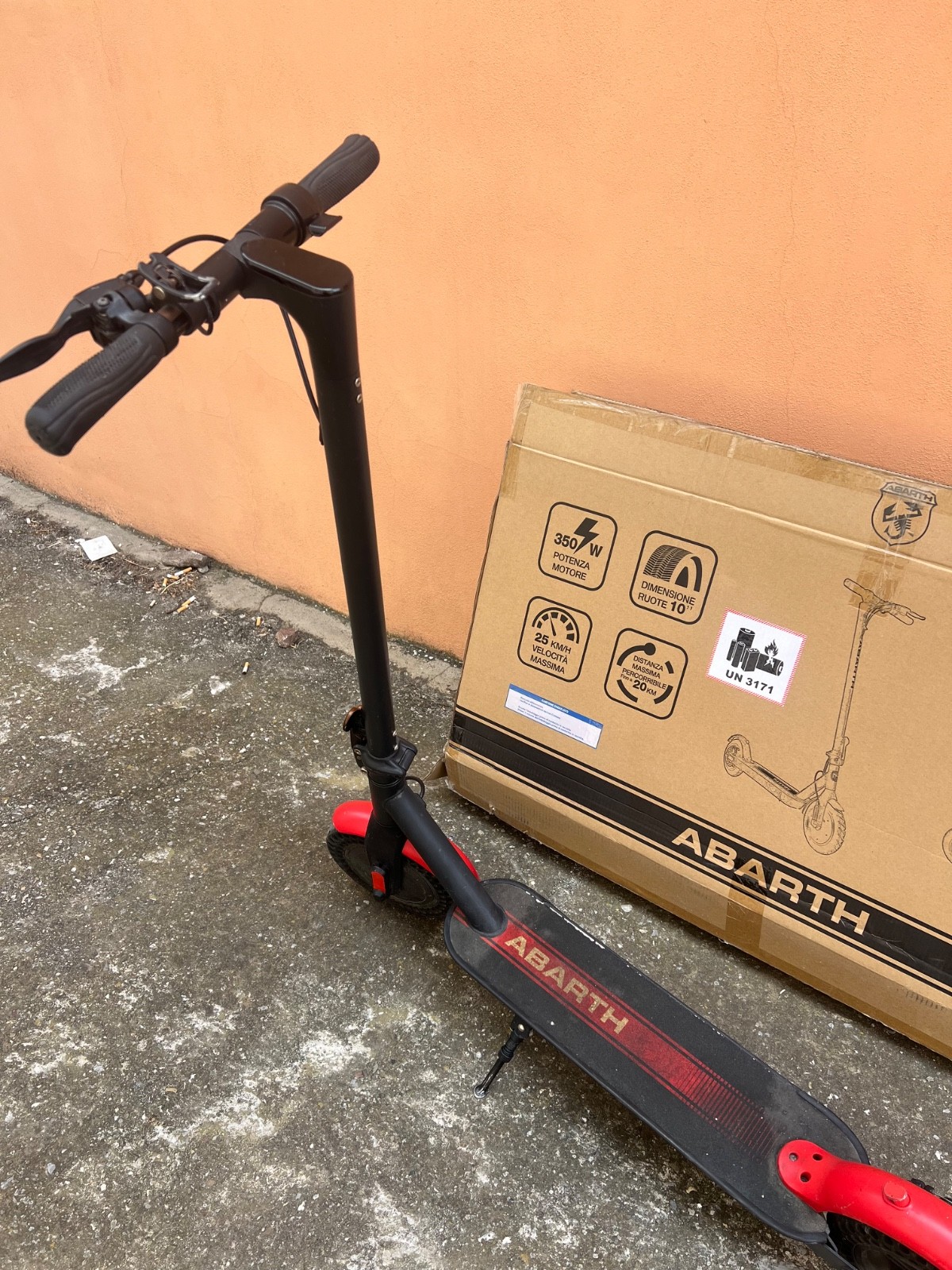 Monopattino elettrico Abarth modello FS102/BKR foto 5