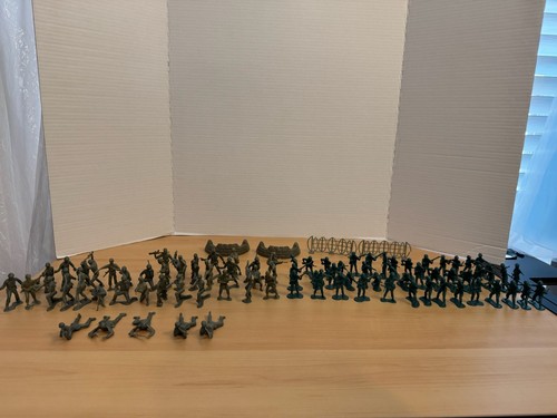 Disney Store exclusive Pixar Toy Story Bucket O Soldiers Green Army Men QTY 90 - Afbeelding 14 van 24