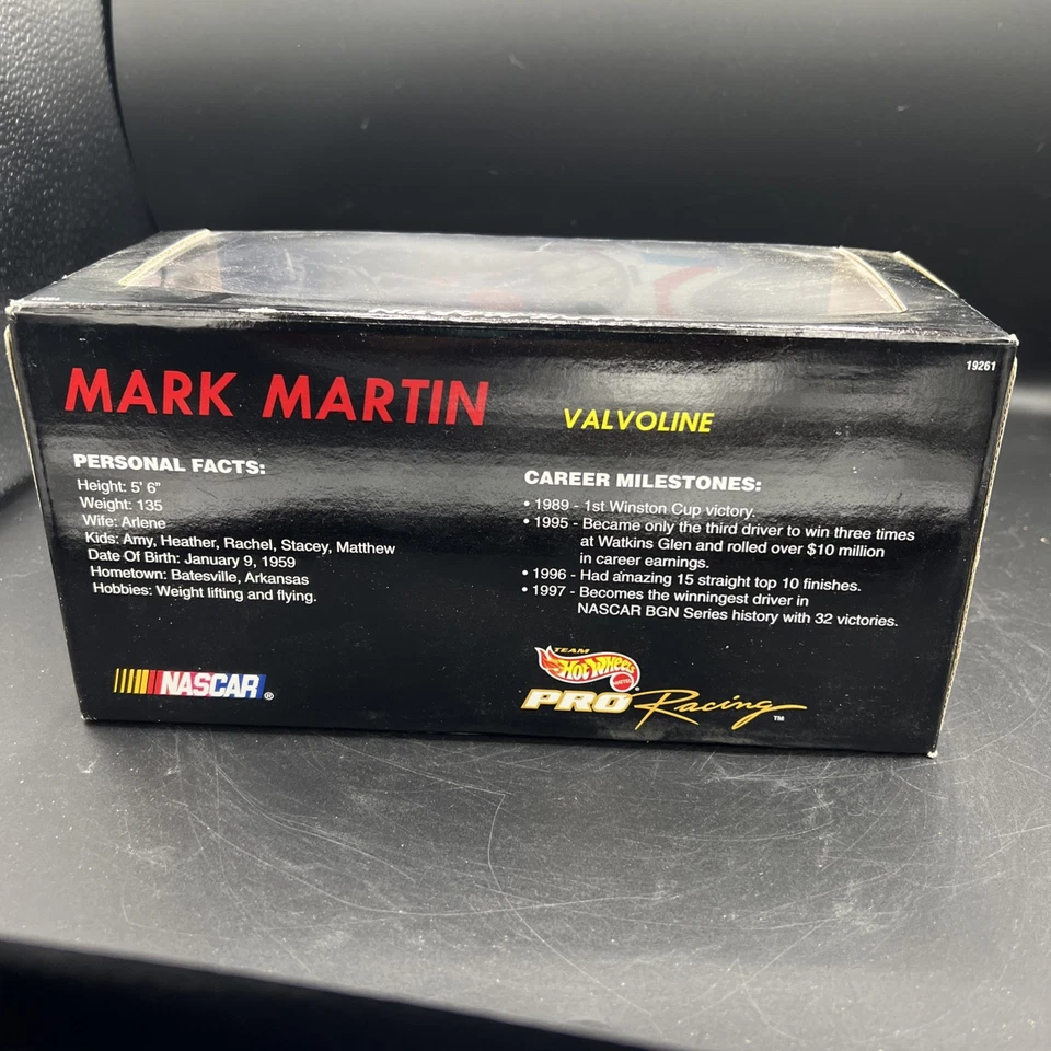 Hot Wheels Pro Racing NASCAR Mark Martin#6 19261 1:24 Foto 3 de 4