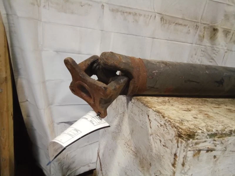 Rear Drive Shaft 4WD 3.5L 6 Cylinder Fits 01-04 MONTERO SPORT 583396 Foto 2 de 4