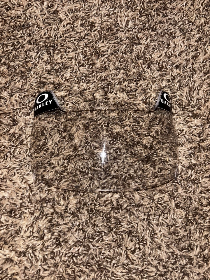 5 Oakley Football Visors (4 clear and 1 Prism) and 2 sets of clips - Image 3 of 4