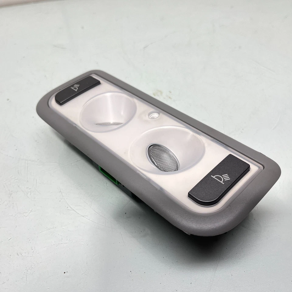 Задний купольный фонарь второго ряда 2014–2020 Acura TLX 34400TZ5A010XA от оригинального производителя - Изображение 3 из 4