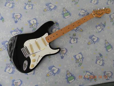 【メンテ済 】Squier Stratocaster Standard ケース付 メンテ済 】Squier Stratocaster Standard ケース付