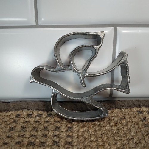 Dove Shaped Rosette Iron Mold Cast Metal 3.5"x3" Vintage Kitchen Baking