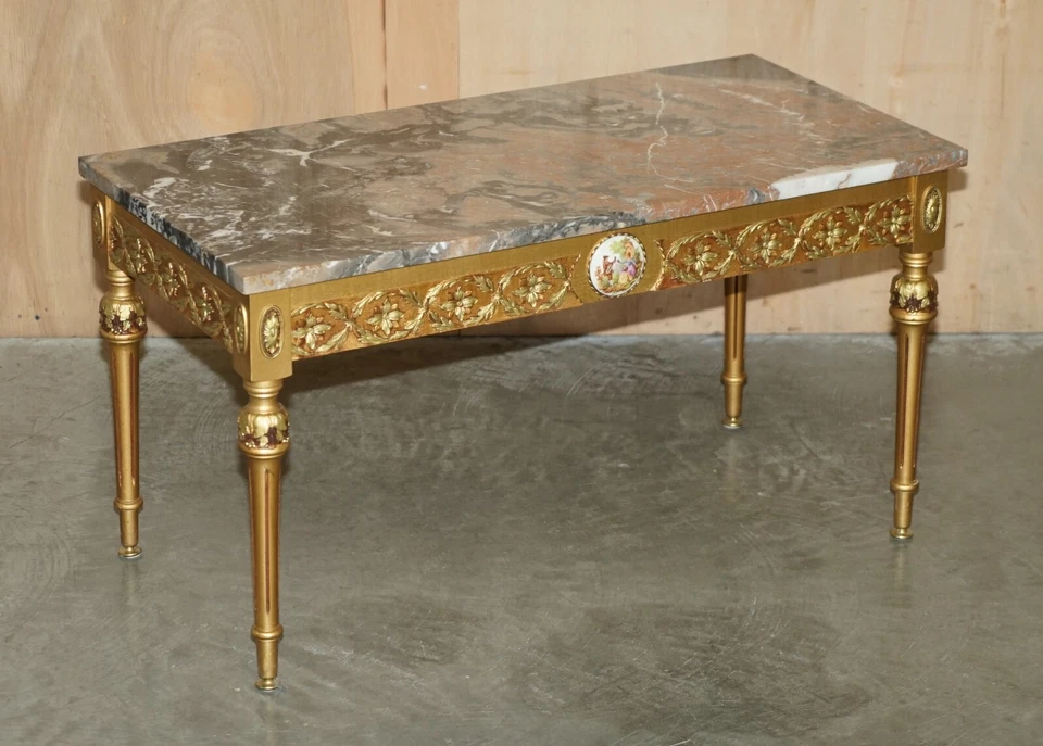 MESA DE CENTRO FRANCESA DE MÁRMOL DORADO CON PLACA DE PARÍS PINTADA FIRMADA Foto 2 de 4