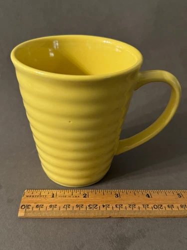YELLOW BEEHIVE RINGWARE COFFEE MUG TEACUP VTG USA POTTERY