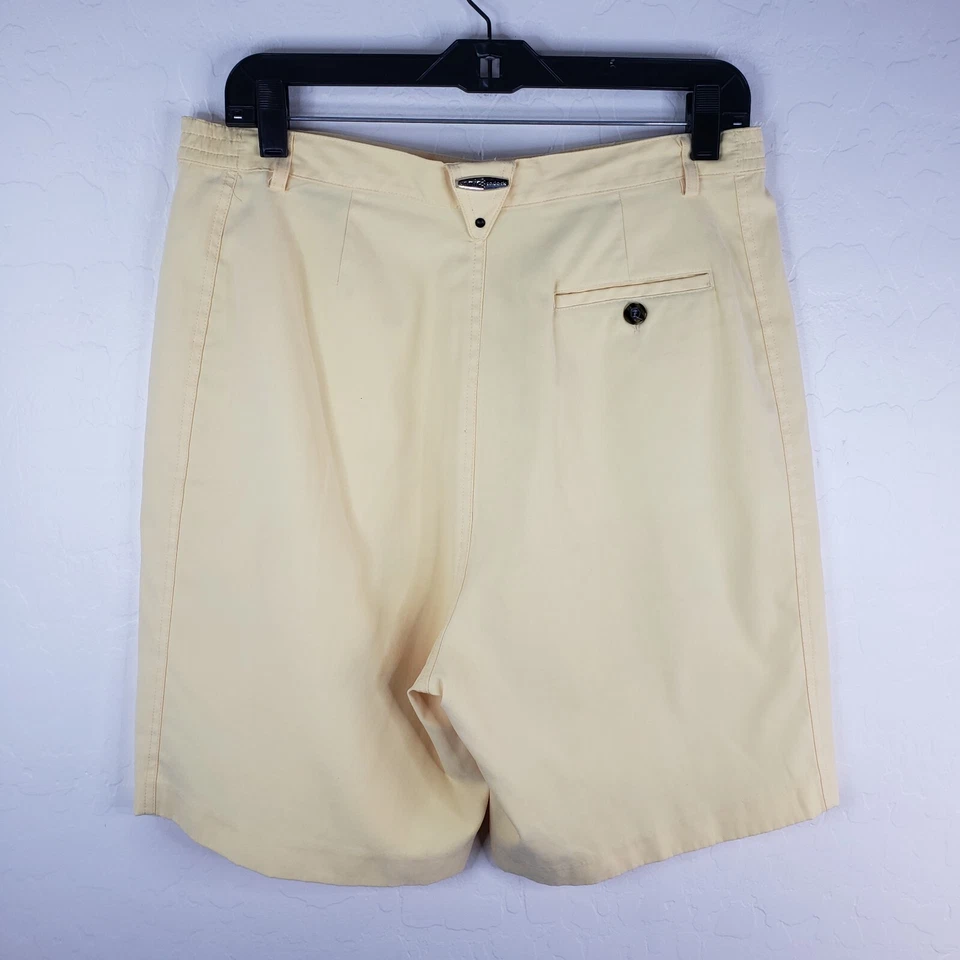 Jamie Sadock Bermuda Golf Tennis Shorts Size 14 Yellow Suede Feel Side Pockets - Image 2 of 4