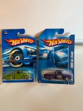 Hot Wheels 2  2005 La Troca 169 Green / 2008 All Stars La Troca 042/196 A45