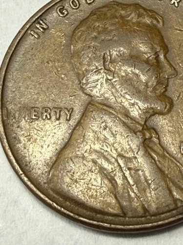 * 1945 LINCOLN CENT- GREASED DIE MINT ERROR-(ADD TO YOUR SET)  PRICED TO SELL🔥*