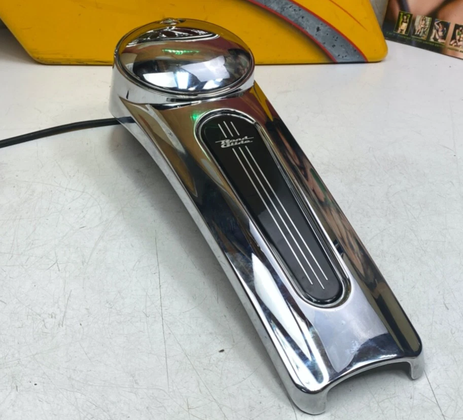 Cubierta de consola de tablero de tanque de combustible Harley Touring OEM 08-23 tapa de botón pulsador Foto 2 de 4