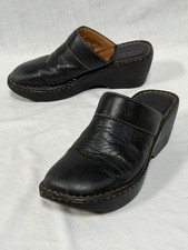 Born Women  s Black Leather Slip On Mules Clogs Platform Comfort Heels Size 7