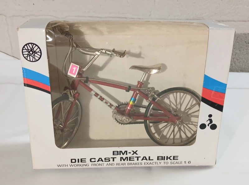 BM-X Die Cast Metal Bike Scale 1:6