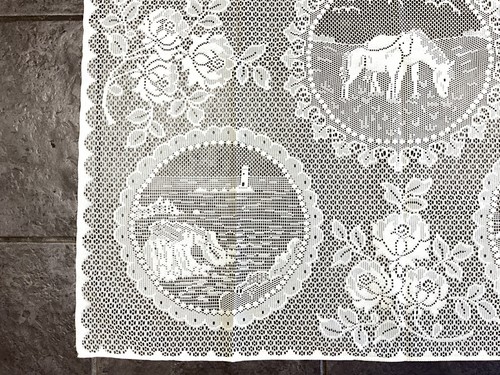 Vintage White Lace Patterned Tablecloth Lighthouse Countryside Scenes (S) - Picture 6 of 24