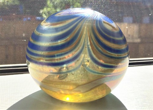Iridescent Blue & Gold Pulled Feather Glass Paperweight w/Bubbles Signed Patrick - Picture 2 of 5