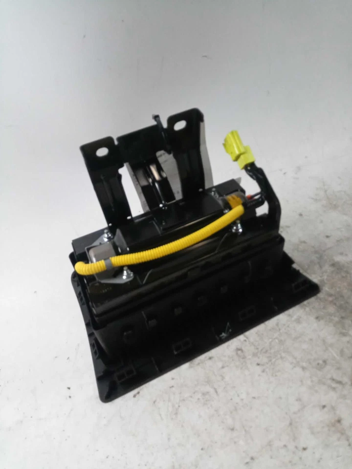 Used Right Instrument Panel Air Bag fits: 2015 Chevrolet City express passenger Foto 2 de 4