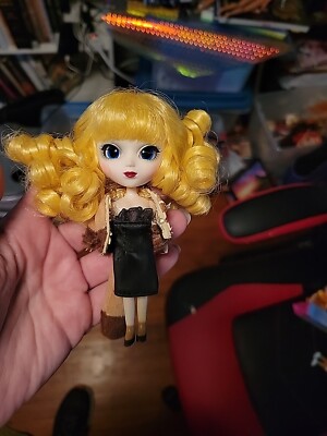 Little Pullip  Mini Doll