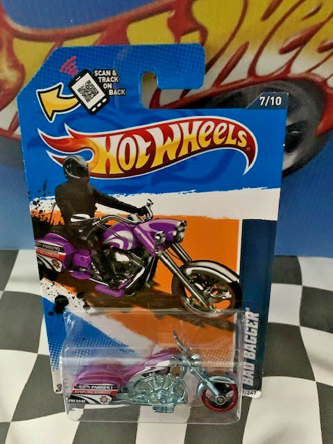 Hot Wheels 2012 HW City Works 7/10 137 Bad Bagger Motorcycle PURPLE MC3