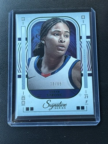 2025-26 Panini Signature Series #66 Sarah Strong Base Green /65 UConn
