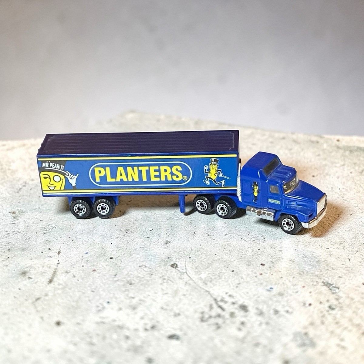 VTG Mack CH 600 Blue Planters Mr Peanut Semi Truck & Trailer 18