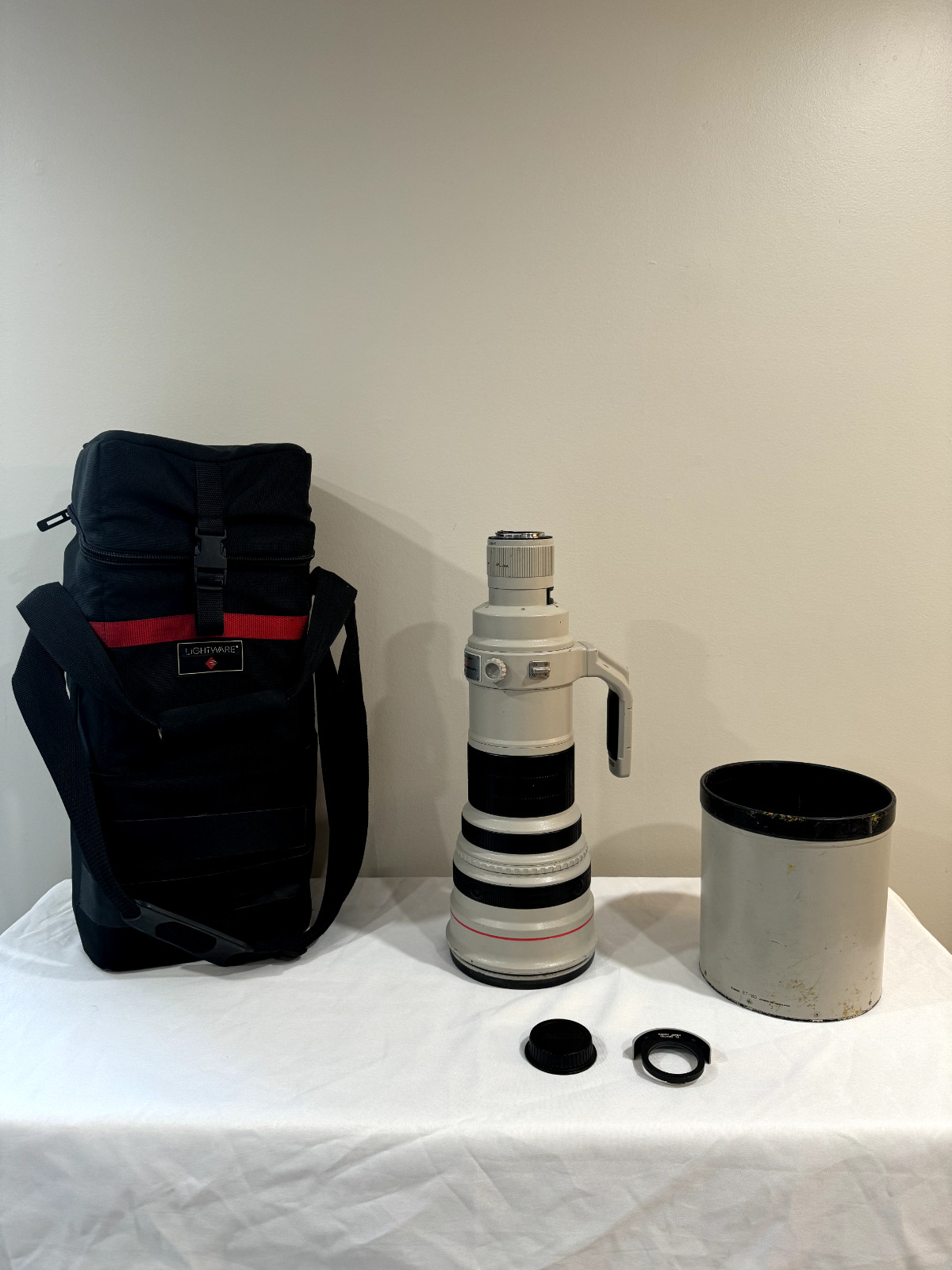 Canon EF 600mm f4L IS II USM Telephoto Lens with Lightware travel