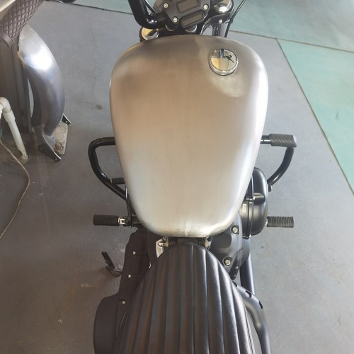Tanque de combustible de gasolina 24 L con tapa para Harley Softail Street Bob M8 después de 2018 - Imagen 9 de 9