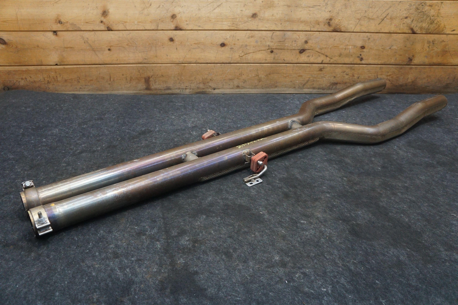 Rear Center Exhaust Muffler Pipe OEM MY83-5220 Aston Martin Dbx 707 20-24 *Note*