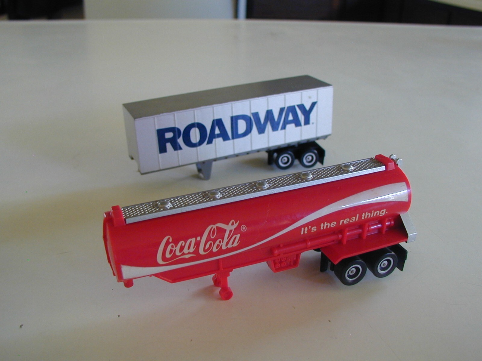 CocaCola & Roadway Trailers Tyco US1 Electric Trucking slot car lot