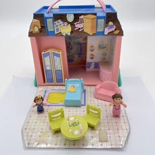 VINTAGE LGT (LEWIS GALOOB TOYS)  DOLL HOUSE CASE MAGNETIC DOLLHOUSE 1991