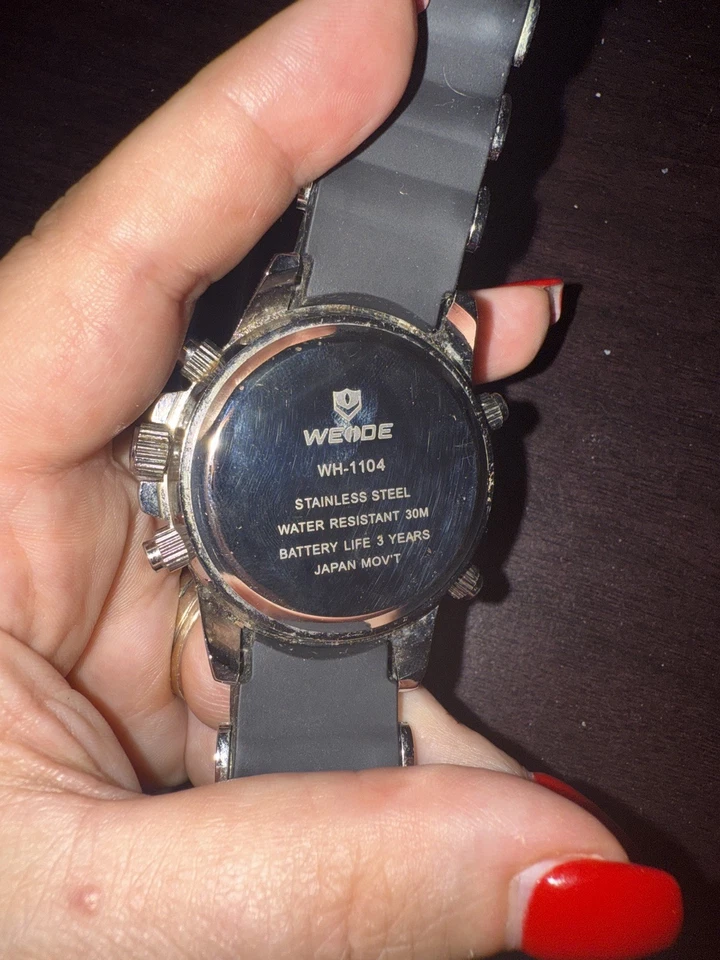 Wide Men's Watch WH-1104 Digital And Analog Chronograph Looks And Runs Excellent - Image 3 of 3