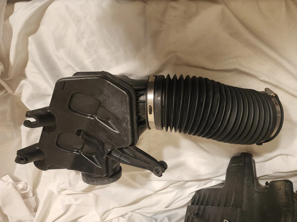 Dodge Caravan 2011-2020 conjunto de caja de admisión de filtro de aire Chrysler completo de 3,6 L Foto 3 de 4