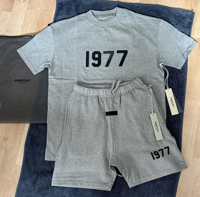 Fear Of God Essentials 1977 Dark Oatmeal - Summerset Tshirt und Short Angebot