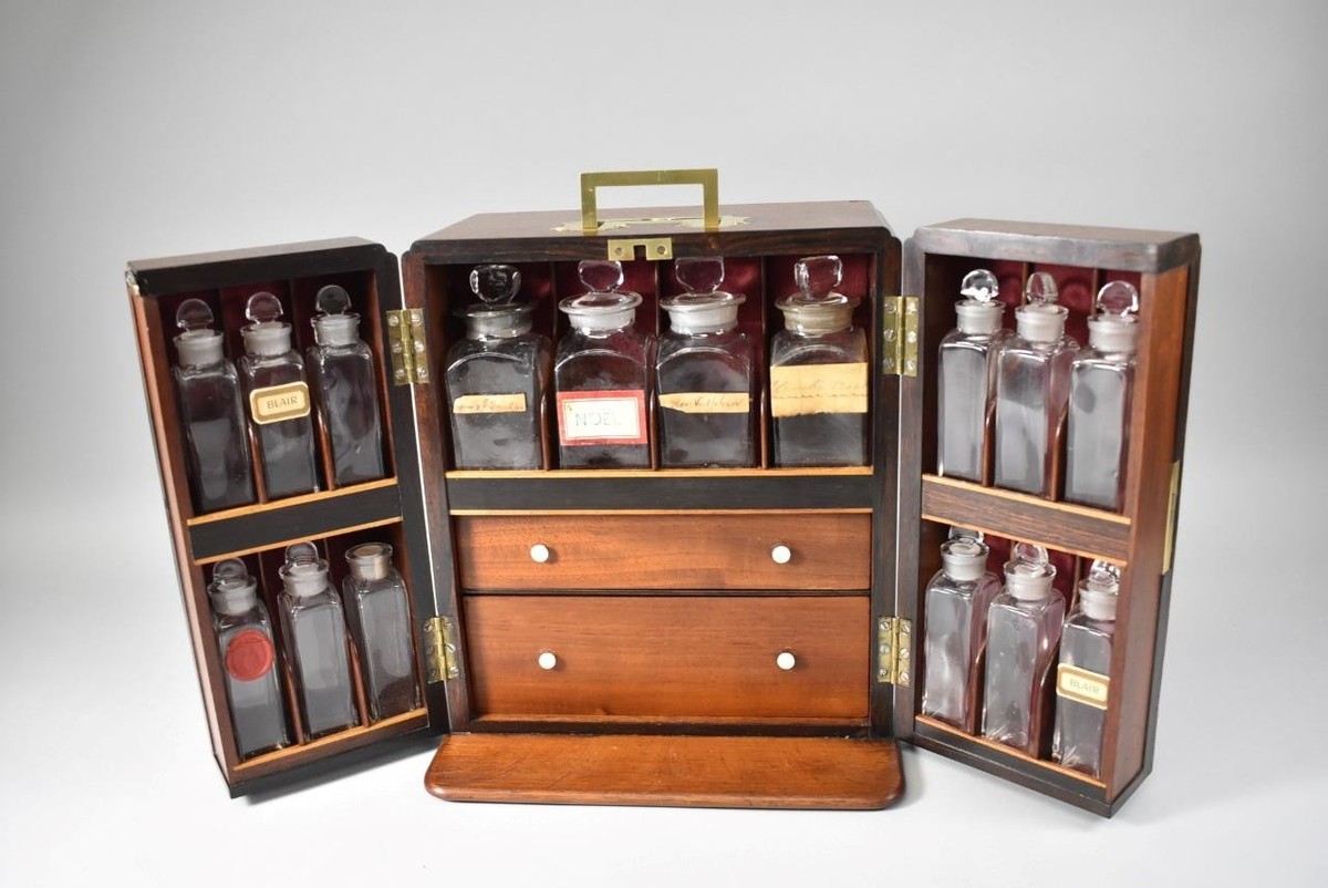 Antique Doctors/Physicians Apothecary Medicine Traveling Case
