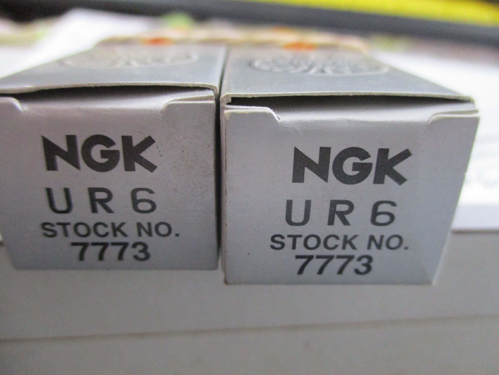 2-NEW- NGK- 7773- U R 6 -V-Power Spark Plugs NOS