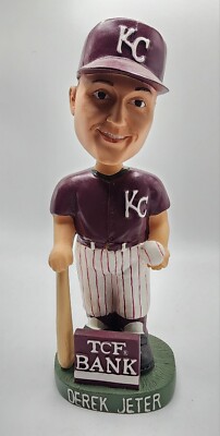 記念グッズ Derek Jeter bobblehead DEREK JETER CAPTAIN AMERICA YANKEES BOBBLEHEAD STADIUM 6/23