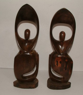 2x Vintage Handgeschnitzte Abstrakte Frau schreit nach Freude Holz Skulpturen