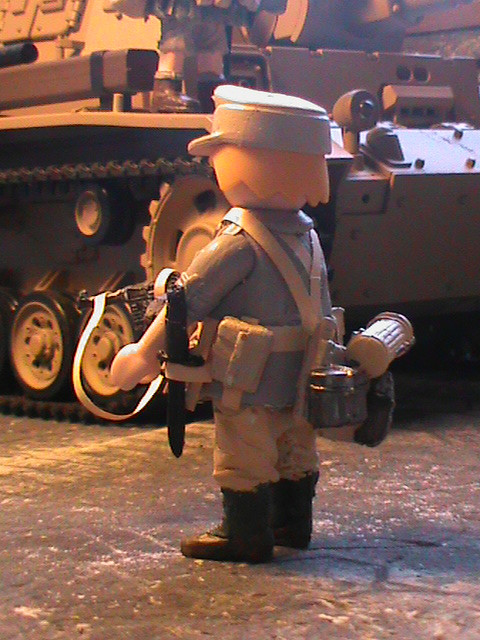 PLAYMOBIL CUSTOM TANQUE Italiano Char 13 (Maqueta ) +Conductor Alamein