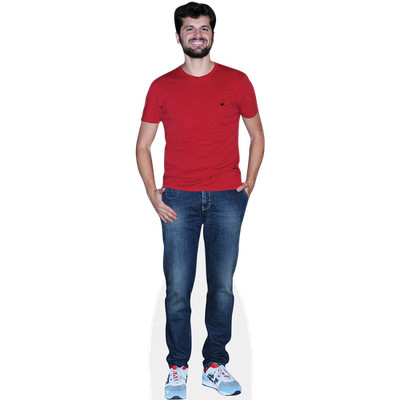 Frank Matano (rotes Top) lebensgroßer Ausschnitt