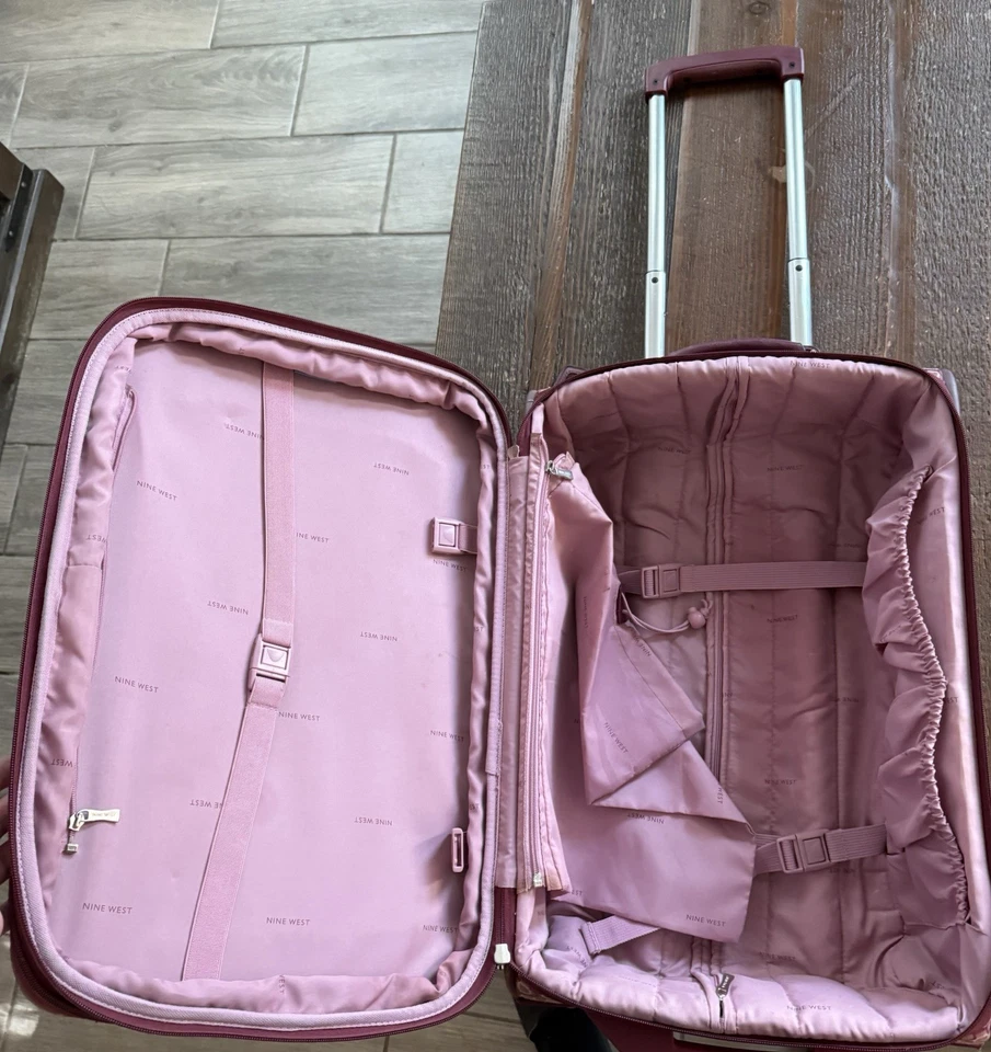 Чемодан Nine West с розовым узором - Изображение 4 из 4