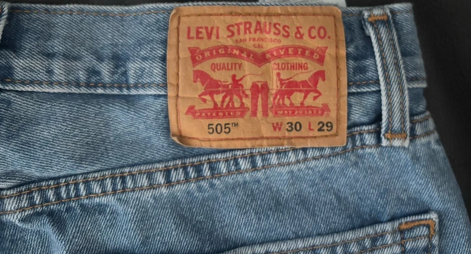 Pantalones Cortos Levis 505 Corte Mujer Rojo Pestaña REAL 31X5 Azul Denim SUPER LINDOS Foto 3 de 4