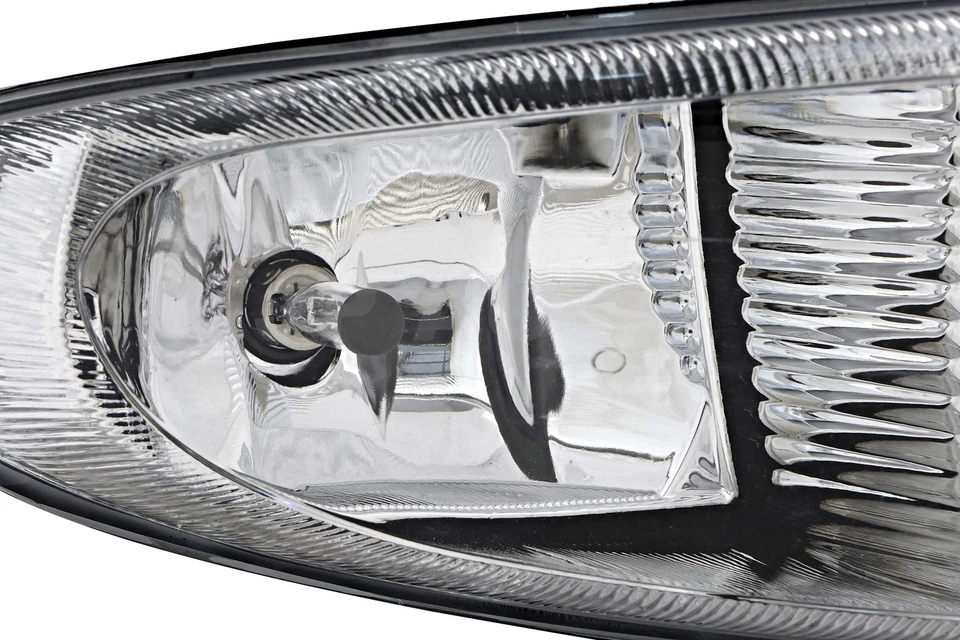 For 2001-2004 Chrysler Town & Country Voyager Fog Light Passenger Side - Image 2 of 4