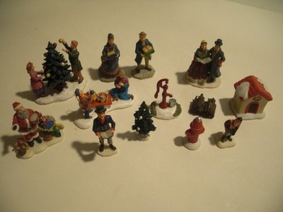 EX LOT 13 Lemax Christmas Village Figurines: Carolers/Santa/Doghouse/Trees++