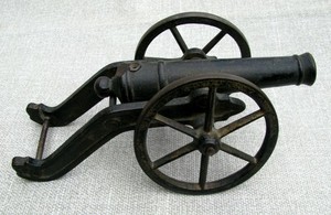 FINE ANTIQUE AMERICAN LARGE CAST IRON STEVENS CANNON ~ CIRCA LATE 1800'S 