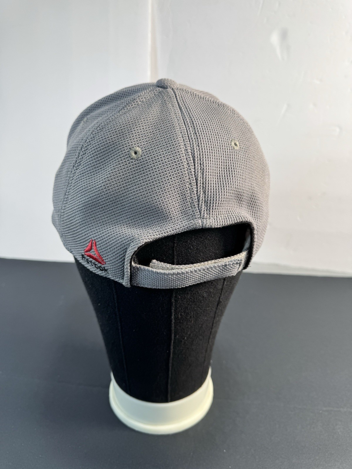 Reebok SpeedWick Sweatband Trucker Hat Baseball Cap Water Repellent Adjustable thumbnail 3