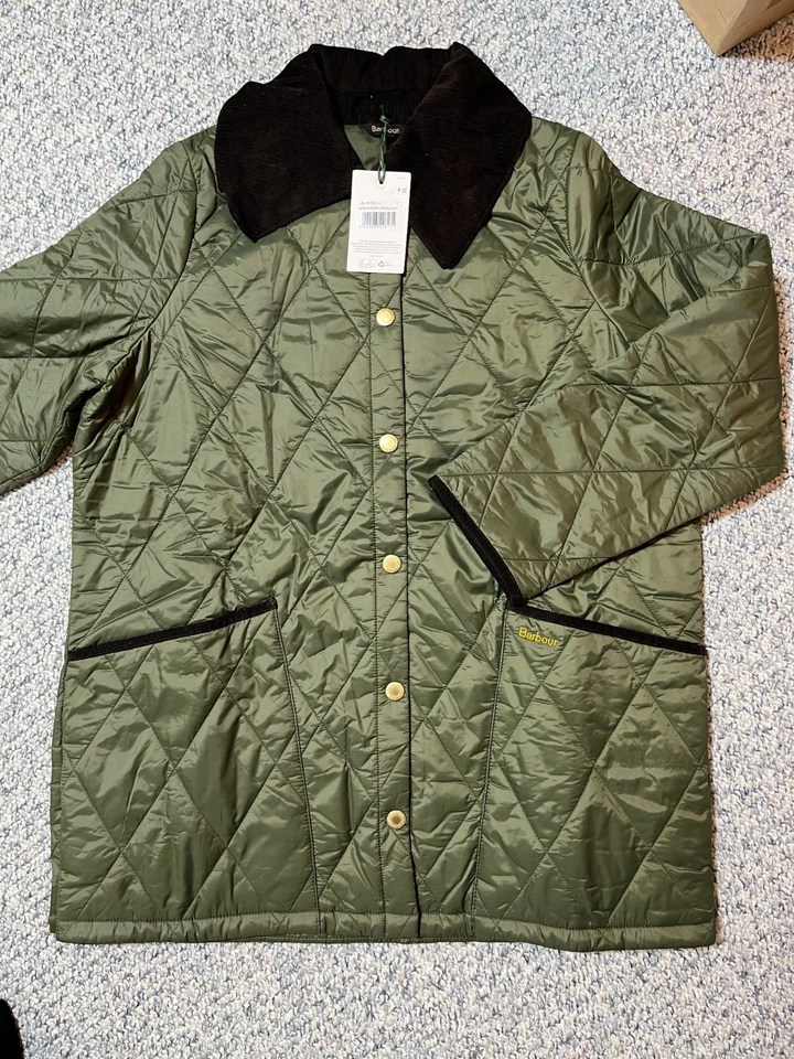 Chaqueta acolchada Barbour Moderna Liddesdale - Oliva/Clase Precio de venta sugerido por el fabricante 385 USD ELEGANCIA BRITÁNICA Foto 3 de 4