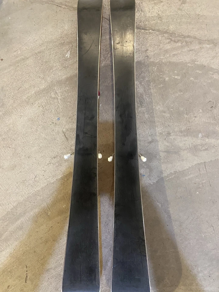 Esquís con fijaciones Roxy 110 para niñas Foto 3 de 3