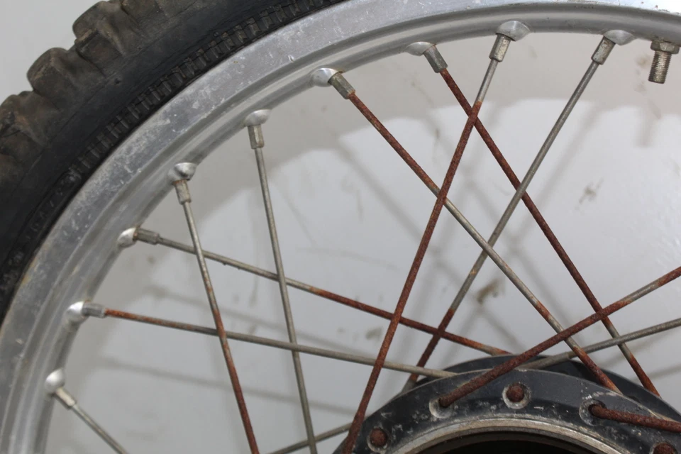 Llanta delantera Suzuki Pe250 1979 Foto 4 de 4