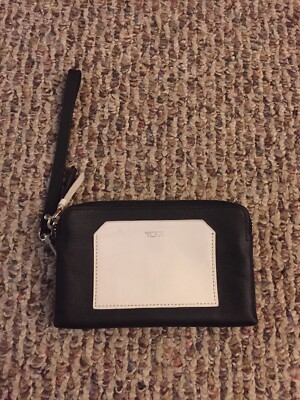 tumi wristlets