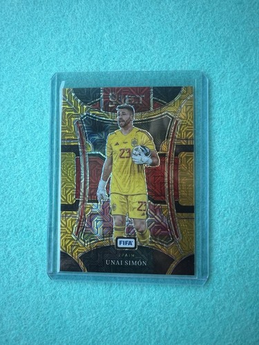 Unai Simon [Gold] #201 2023 Panini Select La Liga card